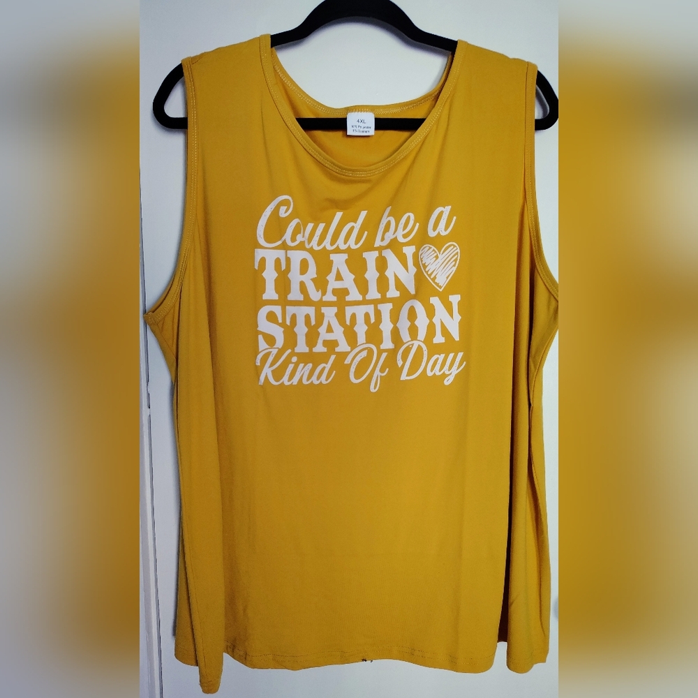 Graphic Sleeveless Top, Gold, Size 4XL